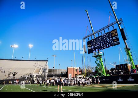 Nashville, Tennessee, États-Unis. 2 septembre 2023. Un jumbotron temporaire peut être vu installé au First Bank Stadium de Vanderbilt en raison de la construction. (Image de crédit : © Camden Hall/ZUMA Press Wire) USAGE ÉDITORIAL SEULEMENT! Non destiné à UN USAGE commercial ! Banque D'Images