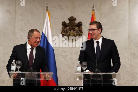 (180221) -- BELGRADE, 21 février 2017 -- le président serbe Aleksandar Vucic (à droite) et le ministre russe des Affaires étrangères Sergueï Lavrov en visite assistent à une conférence de presse conjointe à Belgrade, Serbie, le 21 février 2018. L'Union européenne (UE) devra comprendre les relations de la Serbie avec la Russie, si elle souhaite la considérer comme son futur membre, a déclaré le président serbe Aleksandar Vucic après avoir rencontré mercredi à Belgrade le ministre russe des Affaires étrangères Sergueï Lavrov. SERBIE-BELGRADE-RUSSIE-FM-LAVROV-VISITE PREDRAGXMILOSAVLJEVIC PUBLICATIONXNOTXINXCHN Banque D'Images