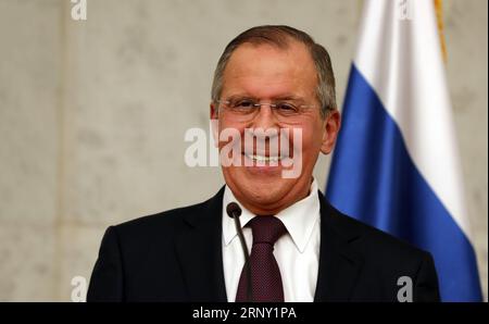 (180221) -- BELGRADE, 21 février 2017 -- le ministre russe des Affaires étrangères Sergueï Lavrov en visite réagit lors d'une conférence de presse conjointe avec le président serbe Aleksandar Vucic (absent de la photo) à Belgrade, Serbie, le 21 février 2018. L'Union européenne (UE) devra comprendre les relations de la Serbie avec la Russie, si elle souhaite la considérer comme son futur membre, a déclaré le président serbe Aleksandar Vucic après avoir rencontré mercredi à Belgrade le ministre russe des Affaires étrangères Sergueï Lavrov. SERBIE-BELGRADE-RUSSIE-FM-LAVROV-VISITE PREDRAGXMILOSAVLJEVIC PUBLICATIONXNOTXINXCHN Banque D'Images