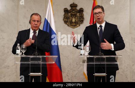 (180221) -- BELGRADE, 21 février 2017 -- le président serbe Aleksandar Vucic (à droite) et le ministre russe des Affaires étrangères Sergueï Lavrov en visite assistent à une conférence de presse conjointe à Belgrade, Serbie, le 21 février 2018. L'Union européenne (UE) devra comprendre les relations de la Serbie avec la Russie, si elle souhaite la considérer comme son futur membre, a déclaré le président serbe Aleksandar Vucic après avoir rencontré mercredi à Belgrade le ministre russe des Affaires étrangères Sergueï Lavrov. SERBIE-BELGRADE-RUSSIE-FM-LAVROV-VISITE PREDRAGXMILOSAVLJEVIC PUBLICATIONXNOTXINXCHN Banque D'Images