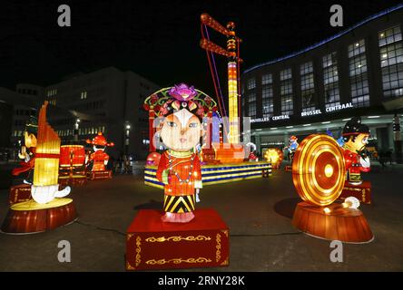 (180222) -- BRUXELLES, 22 février 2018 -- une photo prise le 22 février 2018 montre des lanternes chinoises à la gare centrale de Bruxelles, en Belgique. L’exposition éclairer le cœur de l’Europe avec de gigantesques lanternes chinoises s’est tenue jeudi à Bruxelles pour célébrer le nouvel an lunaire chinois et l’année du tourisme entre l’Union européenne et la Chine. L'exposition durera jusqu'au 28 février. ) BELGIQUE-BRUXELLES-CHINE-EXPOSITION LANTERNE YexPingfan PUBLICATIONxNOTxINxCHN Banque D'Images