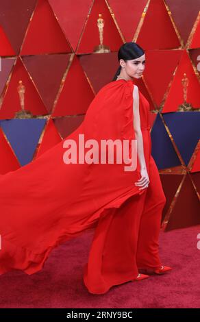 (180305) -- LOS ANGELES, 5 mars 2018 -- la chanteuse et actrice américaine Sofia Carson arrive pour le tapis rouge de la 90e cérémonie des Oscars au Dolby Theater de Los Angeles, aux États-Unis, le 4 mars 2018. )(yy) U.S.-LOS ANGELES-OSCAR-RED CARPET lixying PUBLICATIONxNOTxINxCHN Banque D'Images