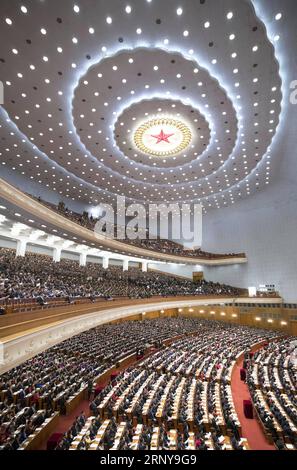 (180305) -- BEIJING, le 5 mars 2018 -- la première session du 13e Congrès populaire national s ouvre au Grand Hall du peuple à Beijing, capitale de la Chine, le 5 mars 2018. (DEUX SESSIONS)CHINE-BEIJING-NPC-OPENING (CN) WANGXYE PUBLICATIONXNOTXINXCHN Banque D'Images