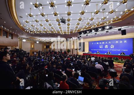 (180310) -- BEIJING, le 10 mars 2018 -- Une conférence de presse sur la réforme et le développement des entreprises publiques se tient en marge de la première session du 13e Congrès national populaire à Beijing, capitale de la Chine, le 10 mars 2018.) (DEUX SESSIONS)CHINE-PÉKIN-NPC-CONFÉRENCE DE PRESSE-ENTREPRISES D'ETAT (CN) LIXXIN PUBLICATIONXNOTXINXCHN Banque D'Images