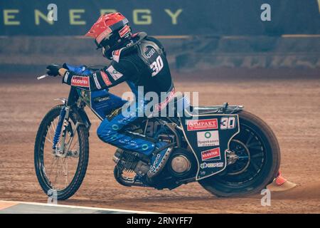 Leon Madsen du Danemark #30 dans Heat 1 lors du Grand Prix FIM Speedway de Grande-Bretagne 2023 au Principality Stadium à Cardiff, pays de Galles, Royaume-Uni le 2 septembre 2023 (photo par Andrew SURMA/ crédit : SIPA USA/Alamy Live News Banque D'Images