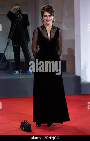 Venise, Italie. 02 septembre 2023. Fanny Ardant participe à la première du Palais dans le cadre du 80e Festival du film de Venise (Mostra) à Venise, Italie, le 02 septembre 2023. Photo Aurore Marechal/ABACAPRESS.COM crédit : Abaca Press/Alamy Live News Banque D'Images