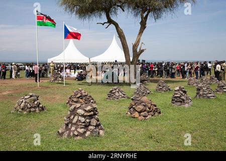 (180331) -- LAIKIPIA (KENYA), 31 mars 2018 -- une photo prise le 31 mars 2018 montre les tombes de rhinocéros de la conservation OL Pejeta dans le comté de Laikipia, au nord du Kenya. Samedi, les responsables kényans de la protection de la faune et de la flore sauvages ont convergé à OL Pejeta Conservancy, dans le nord du Kenya, où a eu lieu un service commémoratif en l'honneur du seul rhinocéros blanc mâle du nord du dernier monde, affectueusement nommé Soudan. KENYA-LAIKIPIA-MÂLE TARDIF RHINO-SOUDAN-MEMORIAL SERVICE LYUXSHUAI PUBLICATIONXNOTXINXCHN Banque D'Images