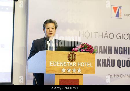 (180413) -- HO CHI MINH-VILLE, 13 avril 2018 -- le consul général de Chine à Ho Chi Minh-ville Chen Dehai prononce un discours lors de la conférence d'introduction de l'exposition internationale d'importation de Chine (CIIE) à Ho Chi Minh-ville, Vietnam, le 13 avril 2018. CIIE, le premier de son genre et prévu pour novembre, aidera à renforcer le commerce entre la Chine et le Vietnam, a déclaré vendredi le conseiller commercial de l'ambassade de Chine au Vietnam Hu Suojin. ) VIETNAM-HO CHI MINH VILLE-CHINE-IMPORTATION EXPO-INTRODUCTION CONFÉRENCE HOANGXTHIXHUONG PUBLICATIONXNOTXINXCHN Banque D'Images