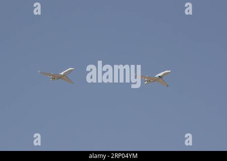 (180419) -- JÉRUSALEM, 19 avril 2018 -- des avions survolent pendant un spectacle aérien dans le cadre des célébrations du 70e jour de l indépendance d Israël à Jérusalem, le 19 avril 2018.) (wtc) MIDEAST-JERUSALEM-ISRAEL S INDEPENDENCE SHOW-AIR GuoxYu PUBLICATIONxNOTxINxCHN Banque D'Images