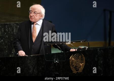 (180424) -- NATIONS UNIES, 24 avril 2018 -- le président irlandais Michael Higgins s'adresse à la réunion de haut niveau sur la consolidation de la paix et le maintien de la paix au siège des Nations Unies à New York, le 24 avril 2018. La Réunion de haut niveau de l Assemblée générale des Nations Unies sur la consolidation de la paix et le maintien de la paix a débuté ici mardi et se poursuivra jusqu'à mercredi. ) RÉUNION DE HAUT NIVEAU ONU-ASSEMBLÉE GÉNÉRALE-CONSOLIDATION DE LA PAIX ET MAINTIEN DE LA PAIX LIXMUZI PUBLICATIONXNOTXINXCHN Banque D'Images