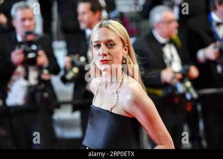 (180510) -- CANNES (FRANCE), le 10 mai 2018 -- l'actrice américaine Chloe Sevigny pose pour des photos lors de la première du tapis rouge du film Guerre froide au 71e Festival international du film de Cannes à Cannes, France, le 10 mai 2018. Le 71e Festival International du film de Cannes se tient du 8 au 19 mai. ) FRANCE-CANNES-71ST FESTIVAL INTERNATIONAL DU FILM-GUERRE FROIDE-TAPIS ROUGE CHENXYICHEN PUBLICATIONXNOTXINXCHN Banque D'Images