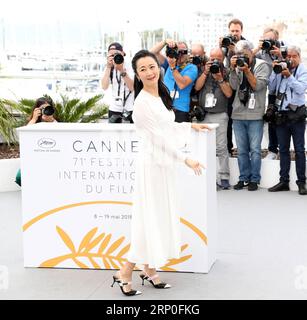 (180512) -- CANNES, 12 mai 2018 -- l'actrice chinoise Zhao Tao du film chinois en compétition, Ash is Purest White , pose lors d'un photocall du 71e Festival International du film de Cannes à Cannes, France, le 12 mai 2018. Le 71e Festival International du film de Cannes se tient du 8 au 19 mai. )(YK) FRANCE-CANNES-FILM FESTIVAL-ASH EST LE PLUS PUR BLANC-PHOTO-CALL LUOXHUANHUAN PUBLICATIONXNOTXINXCHN Banque D'Images
