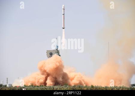 (180602) -- JIUQUAN, 2 juin 2018 -- une photo prise le 2 juin 2018 montre le Gaofen-6 lancé sur une fusée longue Mars-2D à 12:13 heures, heure de Pékin, depuis le centre de lancement de satellites de Jiuquan dans le nord-ouest de la Chine. La Chine a lancé samedi un nouveau satellite d'observation de la Terre, Gaofen-6, qui sera principalement utilisé dans la recherche sur les ressources agricoles et la surveillance des catastrophes. (Wyo) LANCEMENT DE SATELLITE CHINA-JIUQUAN-GAAFEN-6 (CN*) WangxJiangbo PUBLICATIONxNOTxINxCHN Banque D'Images