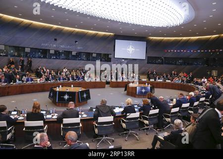 Actualités Bilder des Tages (180607) -- BRUXELLES, le 7 juin 2018 -- une photo prise le 7 juin 2018 montre une vue générale de la salle plénière au début d'une réunion des ministres de la Défense de l'OTAN, à Bruxelles, Belgique. (lrz) BELGIQUE-BRUXELLES-OTAN-RÉUNION DES MINISTRES DE LA DÉFENSE YexPingfan PUBLICATIONxNOTxINxCHN Banque D'Images