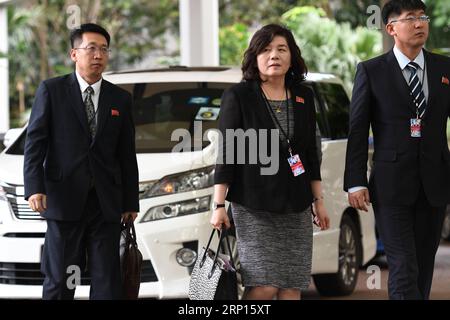 180611 -- SINGAPOUR, le 11 juin 2018 -- Choe son hui C, vice-ministre des Affaires étrangères de la République populaire démocratique de Corée RPDC, arrive pour une réunion à l'hôtel Ritz-Carlton avec des délégués américains avant la RPDC-États-Unis Sommet à Singapour, 11 juin 2018. YY SINGAPOUR-RPDC-États-Unis-PRÉPARATION DU SOMMET ThenxChihxWey PUBLICATIONxNOTxINxCHN Banque D'Images