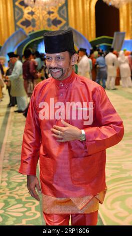 (180615) -- BANDAR SERI BEGAWAN, 15 juin 2018 -- le sultan Haji Hassanal Bolkiah assiste à une célébration de Hari Raya Aidilfitri à Bandar Seri Begawan, capitale du Brunei, le 15 juin 2018. Le Sultan de Brunei Darussalam Haji Hassanal Bolkiah a célébré vendredi la fête musulmane annuelle de Hari Raya Aidilfitri avec des délégués étrangers. )(rh) BRUNEI-BANDAR SERI BEGAWAN-HARI RAYA JeffreyxWong PUBLICATIONxNOTxINxCHN Banque D'Images
