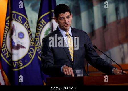 (180621) -- WASHINGTON, le 21 juin 2018 -- le président de la Chambre des États-Unis, Paul Ryan, tient une conférence de presse sur le projet de loi sur l'immigration au Capitol Hill, à Washington D.C., aux États-Unis, le 21 juin 2018. Les dirigeants républicains à la Chambre des représentants des États-Unis ont retardé jeudi un vote sur un projet de loi modéré sur l'immigration dans le chaos sur la pratique de la Maison Blanche de séparer les familles qui traversent illégalement la frontière américaine. U.S.-WASHINGTON D.C.-IMMIGRATION BILL-VOTE-DELAY TINGXSHEN PUBLICATIONXNOTXINXCHN Banque D'Images