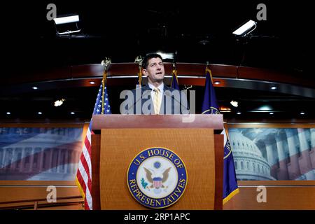 (180621) -- WASHINGTON, le 21 juin 2018 -- le président de la Chambre des États-Unis, Paul Ryan, tient une conférence de presse sur le projet de loi sur l'immigration au Capitol Hill, à Washington D.C., aux États-Unis, le 21 juin 2018. Les dirigeants républicains à la Chambre des représentants des États-Unis ont retardé jeudi un vote sur un projet de loi modéré sur l'immigration dans le chaos sur la pratique de la Maison Blanche de séparer les familles qui traversent illégalement la frontière américaine. U.S.-WASHINGTON D.C.-IMMIGRATION BILL-VOTE-DELAY TINGXSHEN PUBLICATIONXNOTXINXCHN Banque D'Images