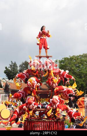 (180626) -- DONGSHAN, le 26 juin 2018 -- des artistes organisent un spectacle de batterie à la cérémonie d'ouverture du 27e Festival culturel et touristique Cross-Strait Guan Di dans le comté de Dongshan, dans la province du Fujian du sud-est de la Chine, le 26 juin 2018. Guan Di (littéralement empereur Guan) est le nom déifié de Guan Yu, un ancien général largement vénéré par les Chinois. Le festival a invité quelque 1 400 invités de la Chine continentale et du sud-est de la Chine Taiwan. (lmm) CHINA-FUJIAN-GUAN YU-CULTURE-TOURISM-FESTIVAL (CN) JiangxKehong PUBLICATIONxNOTxINxCHN Banque D'Images