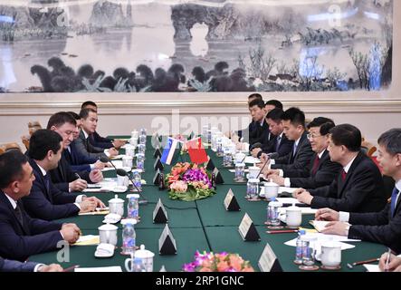 (180705) -- PÉKIN, le 5 juillet 2018 -- Zhao Kezhi (3e R), conseiller d'État chinois et ministre de la sécurité publique, s'entretient avec le ministre ouzbek de l'intérieur Pulat Bobojonov (3e L) à Pékin, capitale de la Chine, le 5 juillet 2018.) (SXK) CHINE-PÉKIN-ZHAO KEZHI-OUZBÉKISTAN-MINISTRE DE L'INTÉRIEUR-POURPARLERS (CN) YINXBOGU PUBLICATIONXNOTXINXCHN Banque D'Images