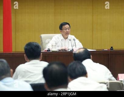 (180709) -- BEIJING, 9 juillet 2018 -- le vice-premier ministre chinois Han Zheng, également membre du Comité permanent du Bureau politique du Comité central du Parti communiste chinois (PCC), prononce un discours lors d'une réunion sur l'avancement de la réforme institutionnelle du Conseil d'État à Beijing, capitale de la Chine, le 9 juillet 2018. (LMM) CHINE-PÉKIN-HAN ZHENG-CONSEIL D'ETAT-RÉUNION DE RÉFORME INSTITUTIONNELLE (CN) YAOXDAWEI PUBLICATIONXNOTXINXCHN Banque D'Images