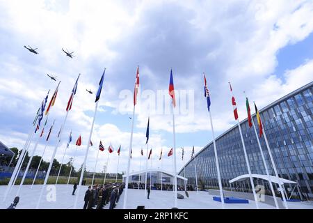 (180711) -- BRUXELLES, le 11 juillet 2018 -- une photo prise le 11 juillet 2018 montre un vol d'hélicoptère lors d'un sommet de l'OTAN à Bruxelles, Belgique, le 11 juillet 2018. Les dirigeants de l'OTAN se réunissent à Bruxelles pour une réunion de deux jours. )(yg) SOMMET BELGIQUE-BRUXELLES-OTAN YexPingfan PUBLICATIONxNOTxINxCHN Banque D'Images