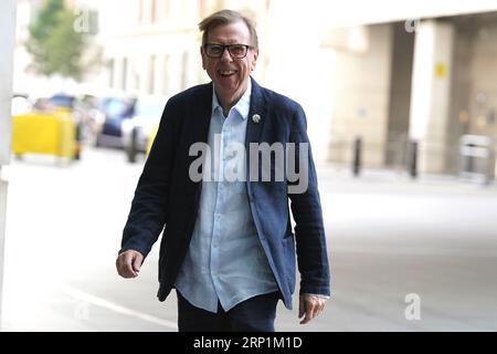 L'acteur Timothy Spall, arrive à la BBC Broadcasting House à Londres, pour apparaître dans le programme d'actualité BBC One, dimanche avec Laura Kuenssberg. Date de la photo : dimanche 3 septembre 2023. Banque D'Images