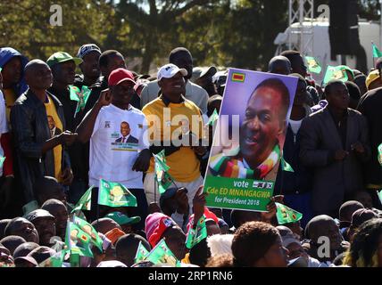 (180721) -- MARONDERA (ZIMBABWE), 21 juillet 2018 -- des partisans de la ZANU-PF, parti au pouvoir zimbabwéen, participent à un rassemblement organisé par le président zimbabwéen Emmerson Mnangagwa à Marondera, dans la province du Mashonaland est, au Zimbabwe, le 21 juillet 2018. Emmerson Mnangagwa a rappelé samedi aux partisans du parti au pouvoir, la ZANU-PF, de fuir la violence politique alors que le parti attend avec impatience une victoire nette et sans violence aux élections de juillet 30. ZIMBABWE-MARONDERA-ZANU-PF-RALLY ShaunxJusa PUBLICATIONxNOTxINxCHN Banque D'Images