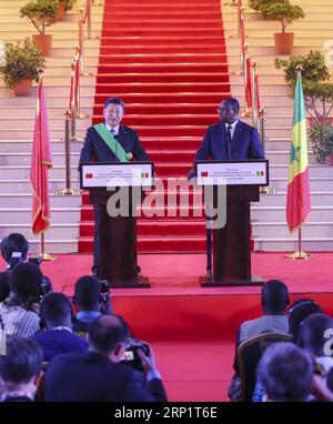 (180721) -- DAKAR, le 21 juillet 2018 -- le président chinois Xi Jinping et le président sénégalais Macky Sall rencontrent la presse à Dakar, Sénégal, le 21 juillet 2018. Xi Jinping et Macky Sall ont eu des entretiens ici samedi. ) (wyl) SÉNÉGAL-CHINE-XI JINPING-MACKY SALL-PARLE XiexHuanchi PUBLICATIONxNOTxINxCHN Banque D'Images