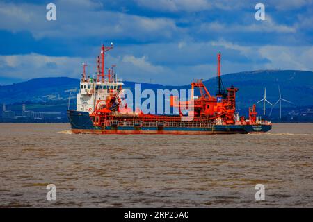 Dragueur de sable Arco Dart se dirigeant vers la mer Banque D'Images