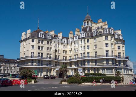 The Queens Hotel sur le front de mer d'Eastbourne, East Sussex, Royaume-Uni. Banque D'Images