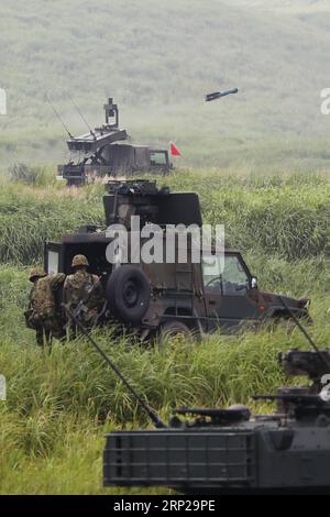 (180826) -- GOTEMBA, 26 août 2018 -- des unités des forces d'autodéfense terrestres japonaises participent à un exercice militaire annuel à Gotemba, préfecture de Shizuoka, Japon, le 26 août 2018.) (dtf) EXERCICE MILITAIRE JAPON-GOTEMBA-TIR RÉEL DuxXiaoyi PUBLICATIONxNOTxINxCHN Banque D'Images