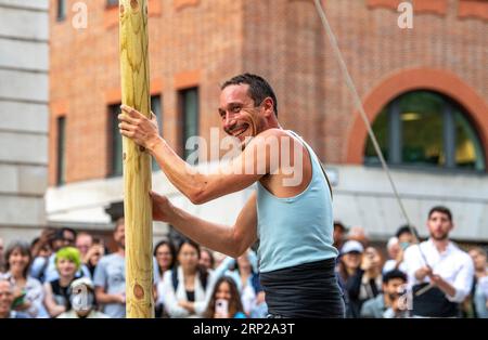 Joan Català interprétant 'Pelat' dans le cadre de la City of London Bartholomew Fair. Banque D'Images