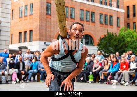 Joan Català interprétant 'Pelat' dans le cadre de la City of London Bartholomew Fair. Banque D'Images