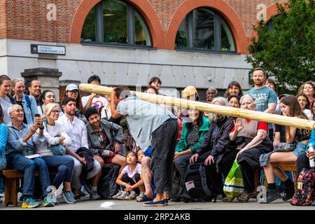 Joan Català interprétant 'Pelat' dans le cadre de la City of London Bartholomew Fair. Banque D'Images