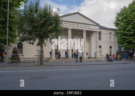 Naas County Kildare, Irlande, 19 juillet 2023. Vue frontale du palais de justice Naas Banque D'Images