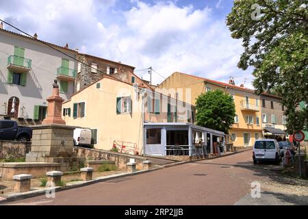 Mai 27 2023 - Evisa, Île de Corse en France : le village d'Evisa dans les montagnes de l'île Banque D'Images