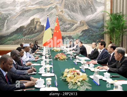 (180905) -- BEIJING, 5 septembre 2018 -- Li Zhanshu, président du Comité permanent du Congrès national populaire, rencontre le président tchadien Idriss Deby Itno au Grand Hall du peuple à Beijing, capitale de la Chine, le 5 septembre 2018. )(MCG) CHINA-BEIJING-LI ZHANSHU-TCHADIEN PRESIDENT-MEETING (CN) LiuxWeibing PUBLICATIONxNOTxINxCHN Banque D'Images