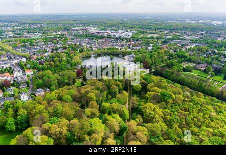 Vue aérienne du parc et du palais Benrath, Duesseldorf, Allemagne Banque D'Images