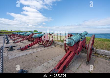 Canons au bastion du drapeau du château de Kronborg - Helsingor, Danemark Banque D'Images