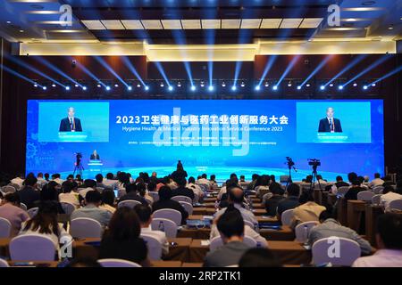 Pékin, Chine. 3 septembre 2023. Cette photo prise le 3 septembre 2023 montre la conférence Hygiene Health & Medical Industry innovation Service 2023 qui s'est tenue à Beijing, capitale de la Chine. Crédit : Ju Huanzong/Xinhua/Alamy Live News Banque D'Images