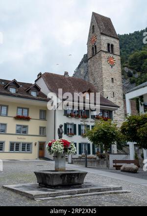 Place de la ville, centre historique d'Unterseen, Interlaken, Canton de Berne, Suisse. Banque D'Images