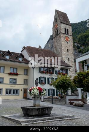 Place de la ville, centre historique d'Unterseen, Interlaken, Canton de Berne, Suisse. Banque D'Images