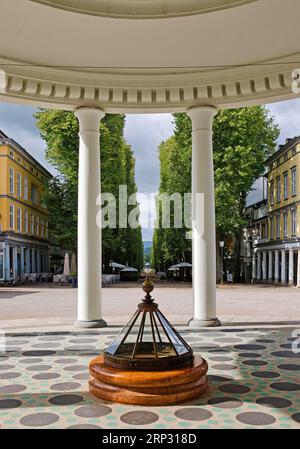 Le Hyllige Born, Brunnenplatz, entrée Wandelhalle, Bad Pyrmont, Weserbergland, basse-Saxe, Allemagne Banque D'Images