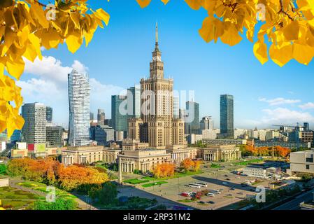 Automne à Varsovie, vue de dessus du Palais de la Culture en Pologne Banque D'Images