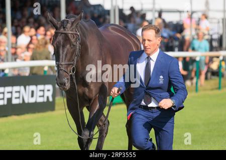 30 août 2023 Burghley Horse Trials inspection vétérinaire Oliver Towned avec Tregilder Banque D'Images