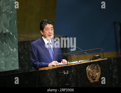 (180926) -- NATIONS UNIES, 26 septembre 2018 -- le Premier ministre japonais Shinzo Abe prend la parole lors du débat général de la 73e session de l'Assemblée générale des Nations Unies au siège des Nations Unies à New York, le 25 septembre 2018.) (Qxy) un-73e ASSEMBLÉE GÉNÉRALE-DÉBAT GÉNÉRAL QinxLang PUBLICATIONxNOTxINxCHN Banque D'Images