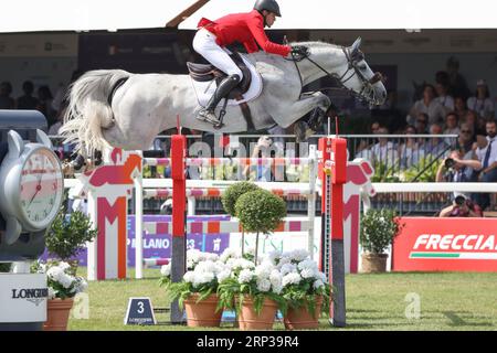 Mailand, Italie. 03 septembre 2023. Sport équestre : Championnat d'Europe, saut d'obstacles, individuel, finale avec 2 manches. Le cavalier allemand Christian Kukuk monte à Mumbai. Crédit : Friso Gentsch/dpa/Alamy Live News Banque D'Images