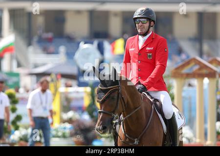 Mailand, Italie. 03 septembre 2023. Sport équestre : Championnat d'Europe, saut d'obstacles, individuel, finale avec 2 manches. Le sauteur allemand Philipp Weishaupt monte sur Zineday. Crédit : Friso Gentsch/dpa/Alamy Live News Banque D'Images