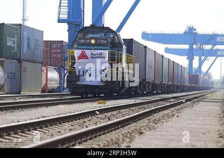 (181006) -- PÉKIN, le 6 octobre 2018 -- le train de marchandises Chine-Europe de Tangshan City, dans le nord de la Chine, arrive à Anvers en Belgique le 12 mai 2018. ) Xinhua Headlines : pour B&R Initiative, la nouvelle stratégie de connectivité de l'UE signifie plus de coopération que la concurrence YexPingfan PUBLICATIONxNOTxINxCHN Banque D'Images